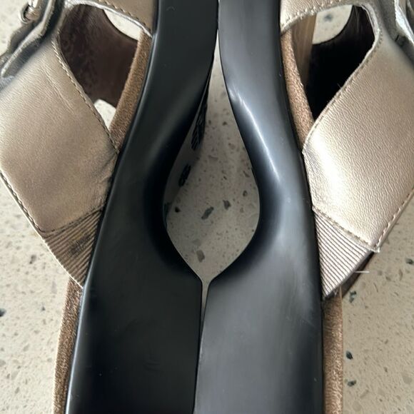 Dansko Women's Pewter Leather Flower Thong Open Toe Comfort Sandal slide Size 38 - Picture 14 of 14